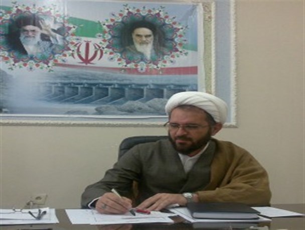 دانشگاه ها نباید مشغول حاشیه سازی و سیاسی کاری و مسائل جناحی قرار گیرند