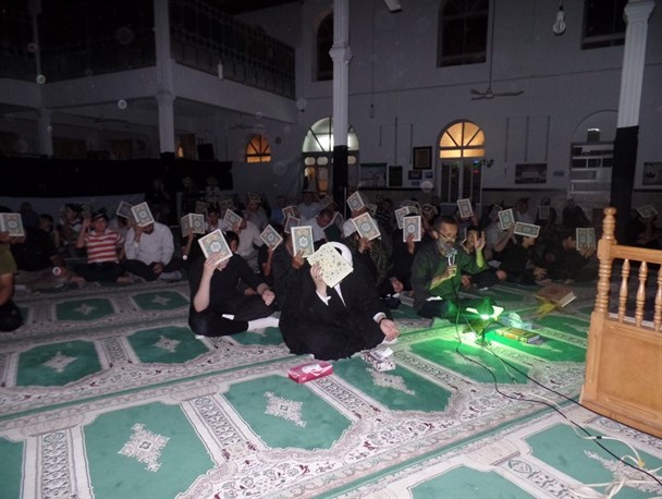 مراسم شب قدر در جوار بقعه امام زاده صالح (س) بندرانزلی