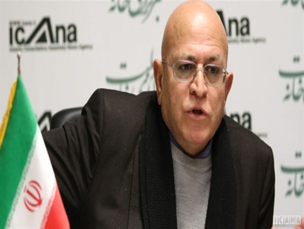 در چهارچوب قانون از حقوق کارگران دفاع می کنم/سنگ آهن چگونه بین چند هزار کارگر از تعداد انگشت شماری شکایت کرده است؟