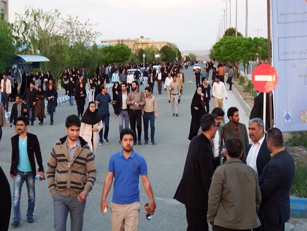 با حقوق های نجومی برای چند جوان بیکار می توان شغل ایجاد کرد؟/جوانانی که دیده نمی شوند!