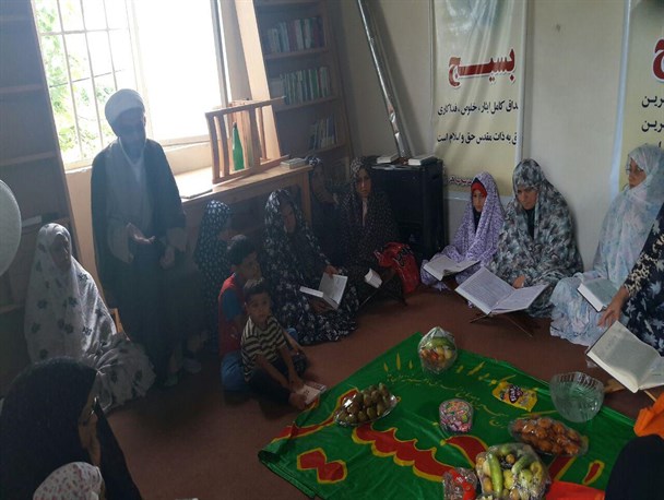 برگزاری مراسم ختم قرآن بانوان در روستای غریب محله بخش اسالم