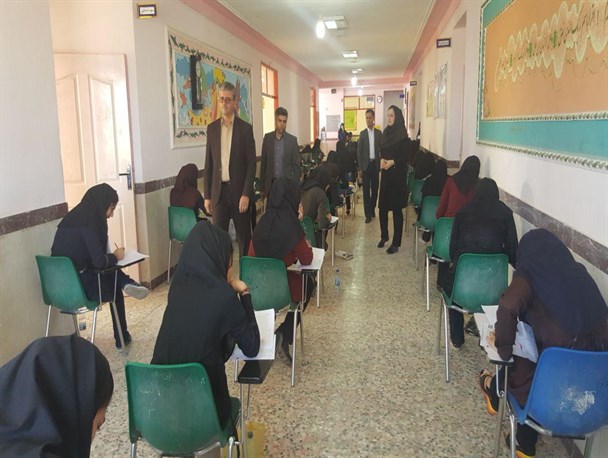 بازدید مدیر آموزش و پرورش از محل برگزاری آزمون کنکور سراسری در دهگلان
