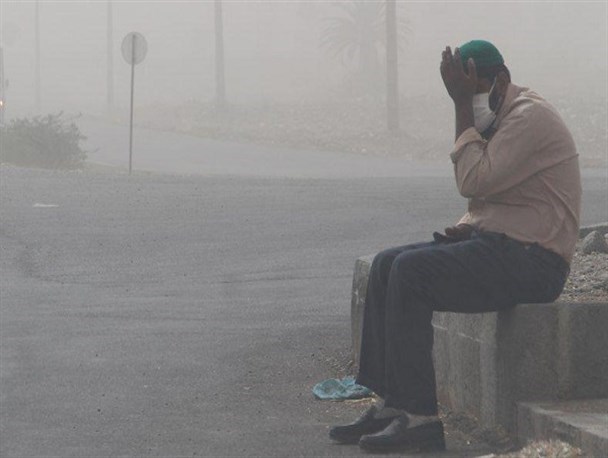 روزهای شلوغ مراکز درمانی در سیستان/ طوفان گرد و غبار ۳۵۵ را راهی بیمارستان ها کرد