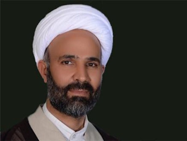 مانکنهای پشت مغازه های پوشاک زنانه، سمبل ترویج فرهنگ غرب هستند