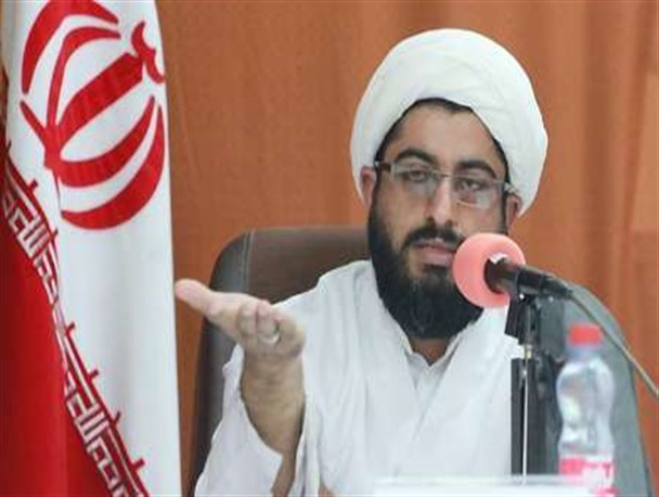 تقویت حضور قران در زندگی مردم باعث تقویت و حفظ انقلاب است
