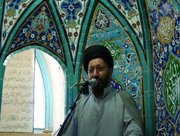 قوه مجریه گزارش روشنی از اقدامات خود در برخورد با حقوق های نجومی ارائه کند