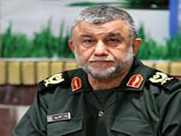 اولین حربه دشمنان استفاده از عناصر داخلی برای انحراف انقلاب اسلامی بود