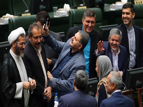 حقارت دل‌‌باختگی!