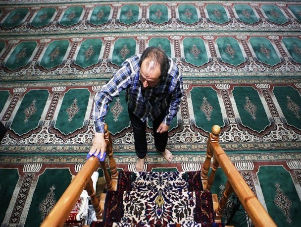 تنها حمایتِ دولت از خادمان مساجد حذف شد/ پرداخت 100 درصد حق بیمه توسط خادم مسجد