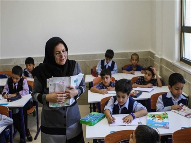 البرز زیر بار کمبود معلم ابتدایی کمر خم کرد