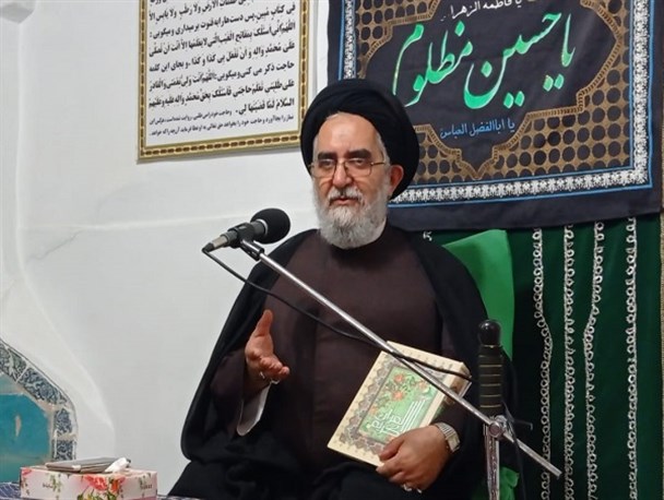 فرهنگ عاشورا عامل ایجاد ایران قوی است/ مقابله با فتنه تنها با روحیه عاشورایی ممکن می‌شود