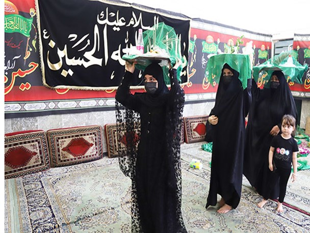 آیین سنتی سینی‌گردانی حضرت قاسم(ع) در اهواز برگزار شد