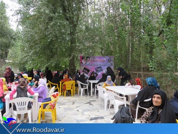 بیش از ۹۰ دانش آموز تویسرکانی از برنامه های کانون امداد بهره مند شدند