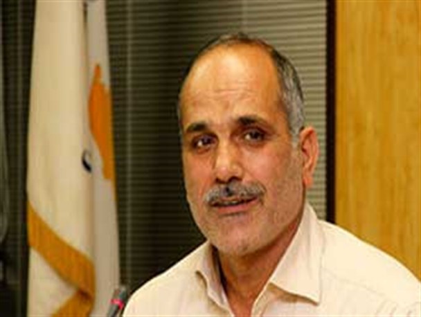 هر کس شورا را تضعیف کند خیانت کرده / حاضر نیستم به خاطر دفاع از شهردار شورا را فدا کنم / شهردار از کسی شکایت نکرده