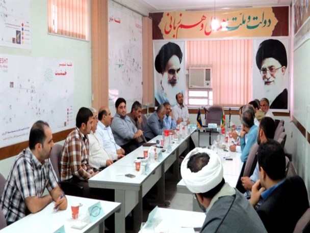 نشست «شاخص های انتخاب اصلح» با حضور طیف های سیاسی در کازرون