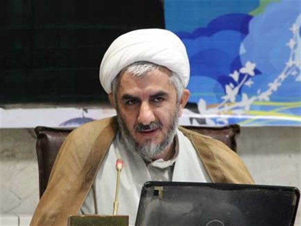 انقلاب اسلامی استخوانی در گلوی دشمنان است/دولت مردان مجری قانون اند نه نظریه پرداز