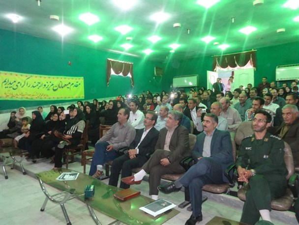 24 بهورز نمونه و ایثارگر شهرستان پارس آباد تجلیل شدند+عکس