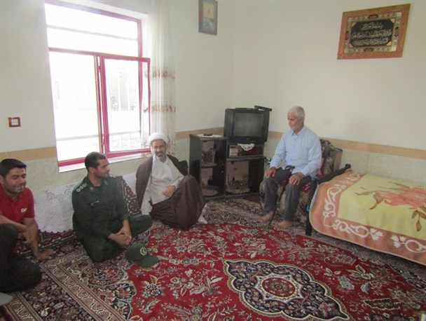 دیدارمسئولان قهاوند با جانبازان و رزمندگان روستای عبدالرحیم