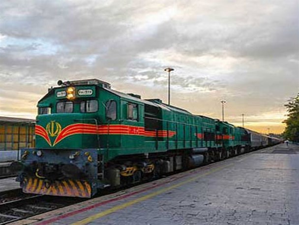 افزایش62 درصدی تخلیه وبارگیری کانتینری درراه آهن/رشد 21 درصدی درزمینه تن کیلومتر مرزی درهرمزگان