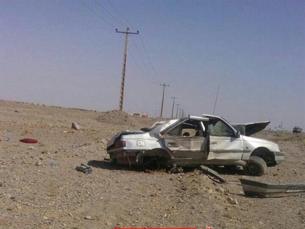 ۱۶ مصدوم در حادثه واژگونی خودروی حامل افاغنه/تصاویر