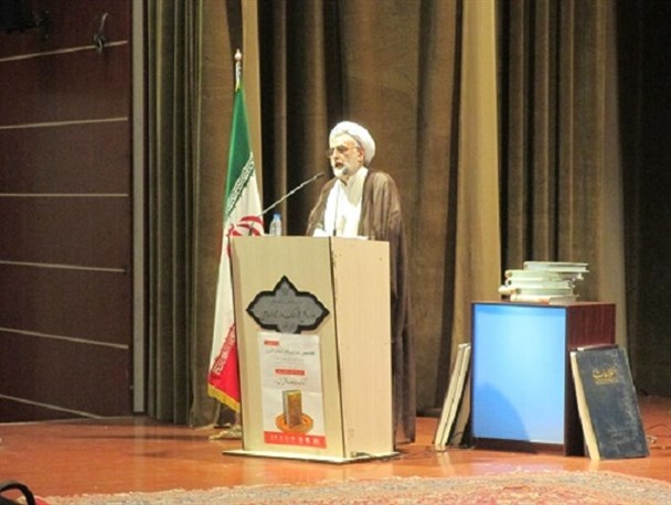 فرهنگ مطالعه در کشور سخت آسیب دیده است/ در نظام ارزشی برای دانایان ارزش قائل شویم