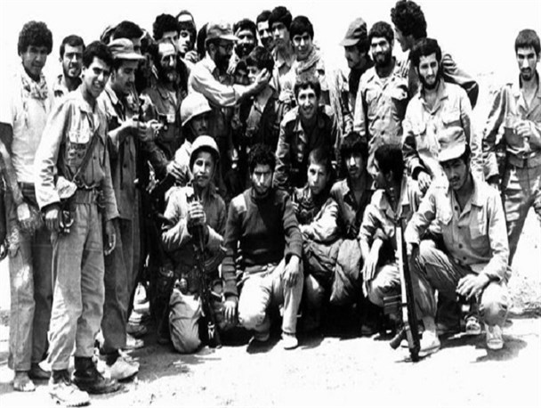 وصیت کرد اگر جنازه ام برنگشت، بروید سر مزار دیگر شهدا گریه کنید/ از بس جثه اش کوچک بود و سر نترسی داشت لقب "فهمیده آذربایجان" گرفت