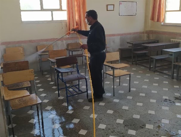 ضدعفونی مدارس و آموزشگاه ها توسط بسیجیان همدانی