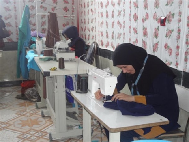 کارگاهی که کرونا آن را زمین‌گیر کرد/۳۰ خانم سرپرست خانواده بیکار شدند
