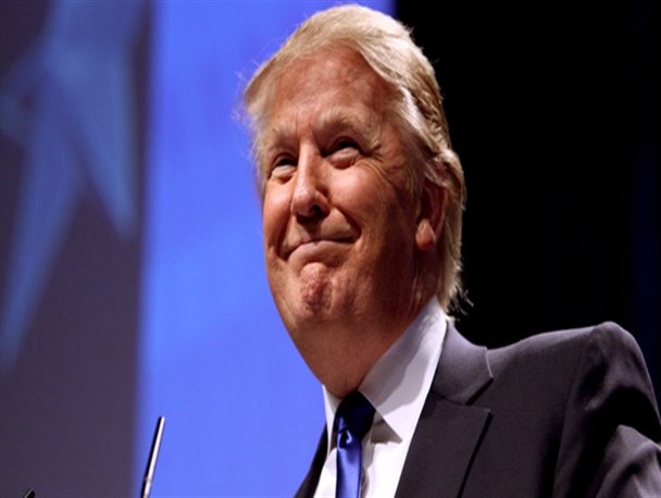 موافقت دادگاه با درخواست ترامپ برای تعویق بررسی اسناد توقیفی