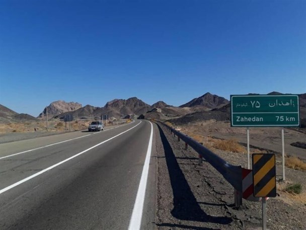 نگاه ویژه دولت سیزدهم به جاده های جنوب شرق کشور