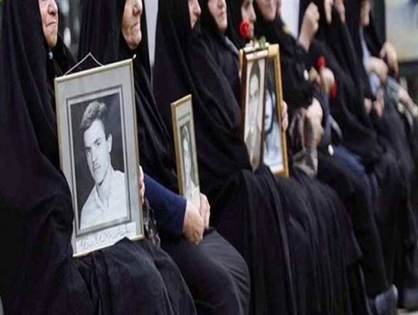 حرکت در مسیر شهدا اولویت است/وجود ۳۰ هزار جلد کتاب دفاع مقدس در کتابخانه‌های لرستان