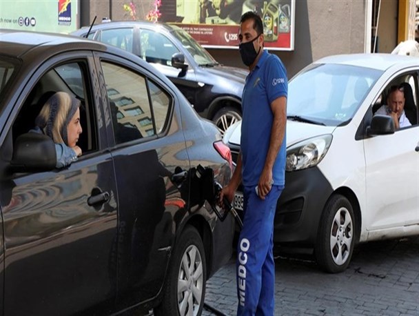اعتصاب اوجیرو در لبنان همچنان ادامه دارد/ افزایش نرخ ارز و قیمت بنزین در لبنان