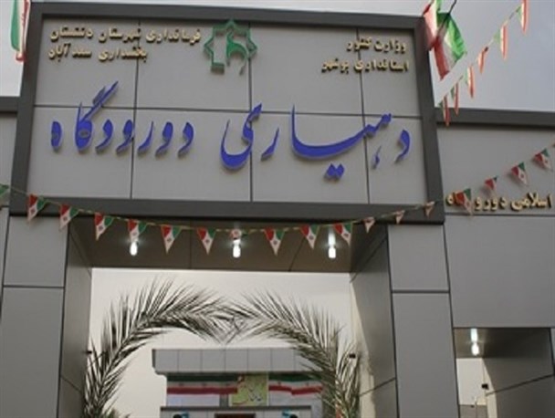 از مسئولین می خواهم جواب بی احترامی بخشدار را بدهند/ وجودم را وقف اسلام و رهبری کرده ام