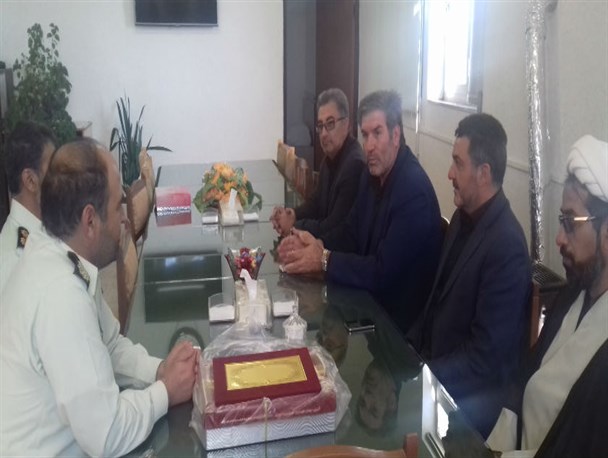 دیدار مسئولان دستگاه های اجرایی با کارکنان نیروی انتظامی در کوثر