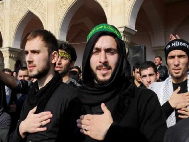 شیعیان آذربایجانی مساجد این کشور را مملوء از شور و هیجان حسینی کردند