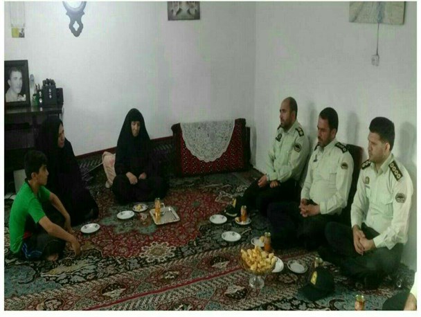 روحیه صبر و انقلابی خانواده شهدا برای ما درس است