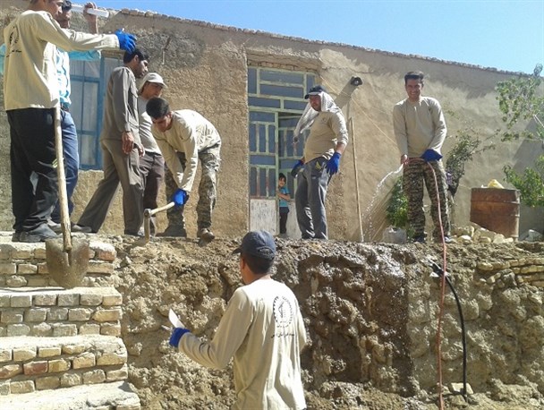 اردوی جهادی و کمک به ساخت ساختمان نیازمندان در مزایجان بوانات + تصاویر