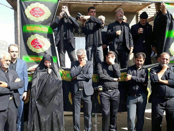 انتقاد امام جمعه تسوج از حضور  نماینده زن شبستر در مجالس عزاداری مردانه / مسئولین پاسخگوی هنجارشکنی‌‌های نماینده شبستر باشند