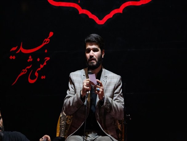 عزاداری سالار شهیدان با حضور دلباختگان اهل بیت در خمینی شهر برگزار شد/ تصاویر