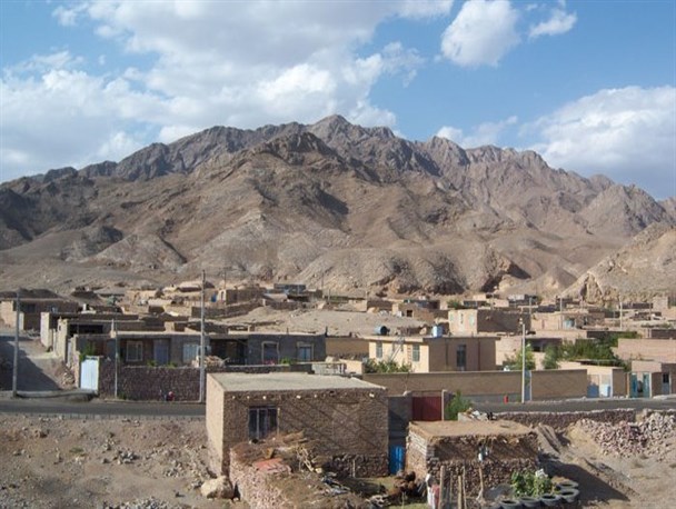 بیکاری و خشکسالی سبب تخلیه روستای رشم شد/ تخصیص اعتبارات به دهیاری ها بسیار ناچیز است