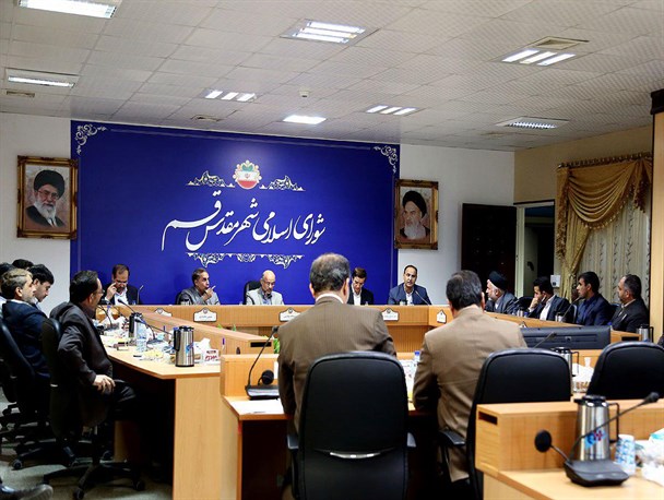 خدمت‌رسانی شهرداری قم در پیاده‌روی اربعین قانونمند می‌شود