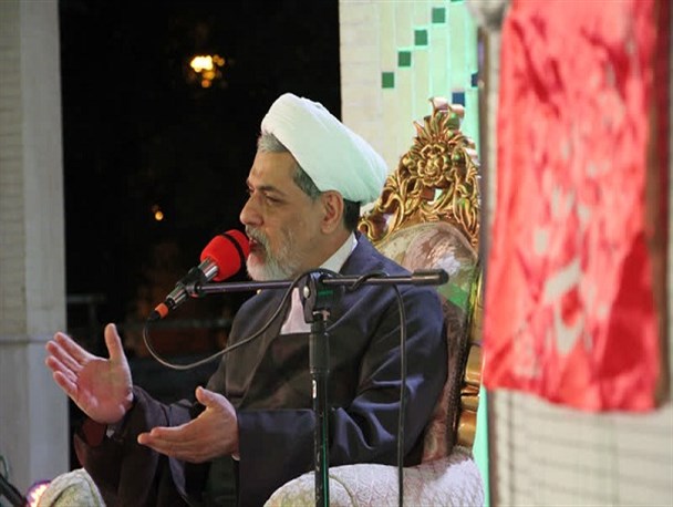 هدف دشمنان به تاراج بردن ارزش های انقلاب است