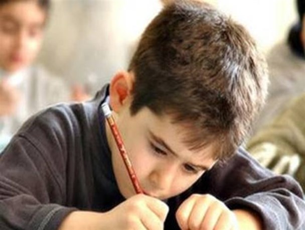 والدین مشکلات کودکان خود را شناسایی کنند/ از ضعف بینایی تا آزار و اذیت توسط دوستان