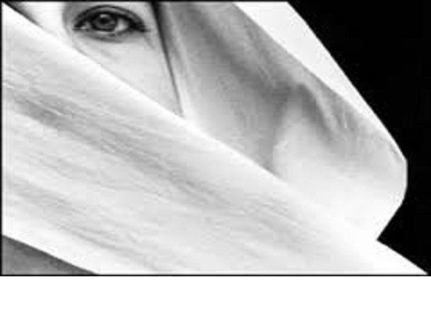 غرب زن را ابزاری برای جامعه‌ی مردان می خواهد / زن در نگاه اسلامی عزت ویژه‌ای دارد