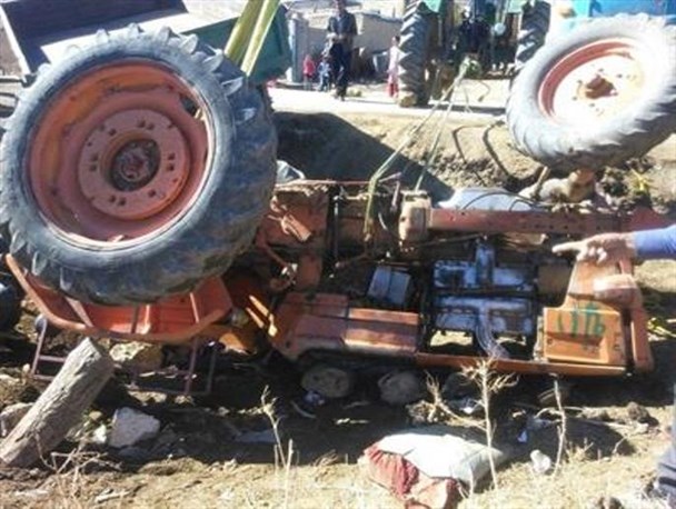 واژگونی تراکتور در بوکان جان راننده‌اش را گرفت