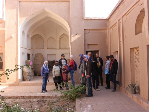 بازدیدیکروزه گردشگران آلمانی ازمکان های تاریخی شهرستان قاین+تصاویر