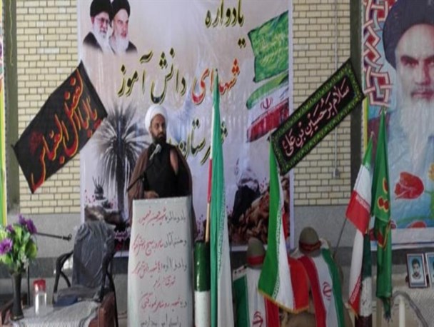 دشمن از تفکر بسیجی بسیار می ترسد/دانش آموزان با تفکر بسیجی درس بخوانید