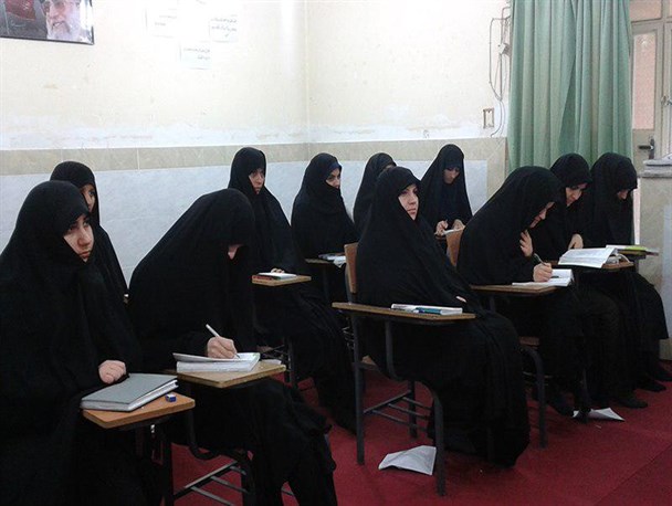 واکنش مدیر حوزه‌های علمیه خواهران آذربایجان‌غربی به اعتراضات طلاب/ منکر برخی تخلفات در حوزه‌ها نیستیم