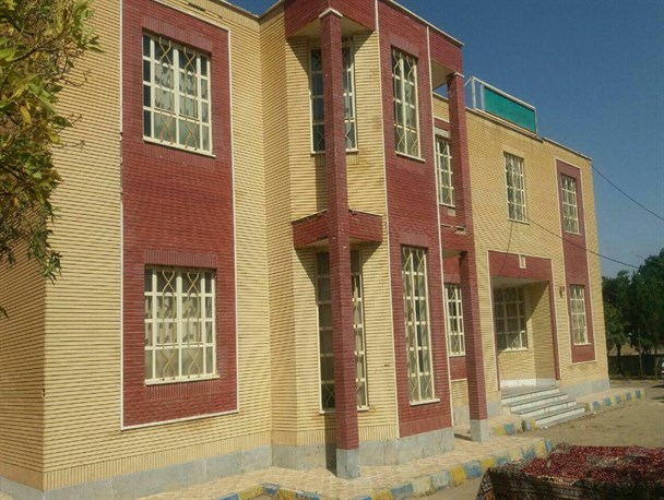دانش‌آموزان از مدارس فرسوده رنج می‌برند/ ساختمان نوپای دولتی بلااستفاده مانده است