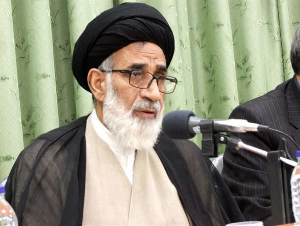 بسیاری از مشکلات رفتاری جامعه به دلیل عدم انس با کتاب است